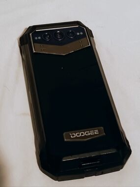 🫛DOOGEE V Max Series Rugged Smartphone Black  Rugged Outdoor Phone W/ Charger